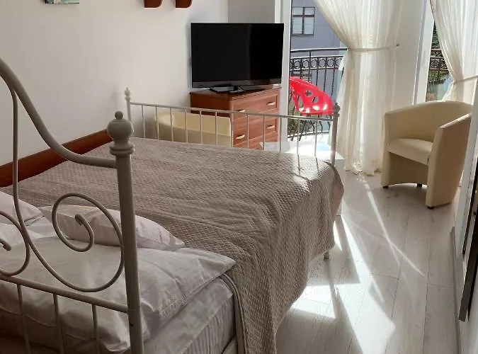 Δωμάτια σε οικογενειακή κατοικία Reksor